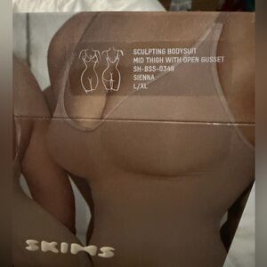 SKIMS Seamless Solutionwear in sienna L/XL new never worn